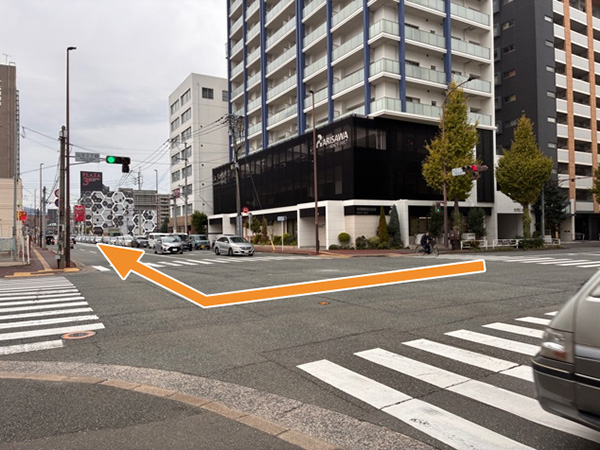 山王2丁目交差点を右折